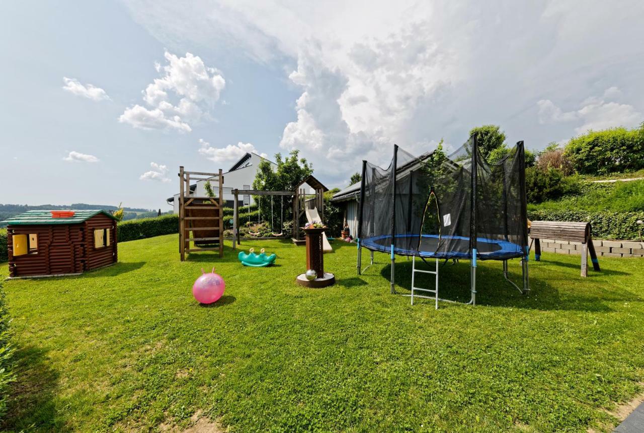 Ferienwohnung Fernblick Neukirchen vorm Wald エクステリア 写真